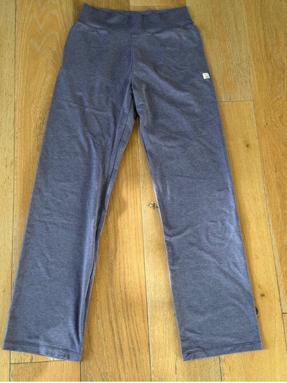 NWOT Vuori Halo Straight Leg Trouser Small - Picture 4 of 4